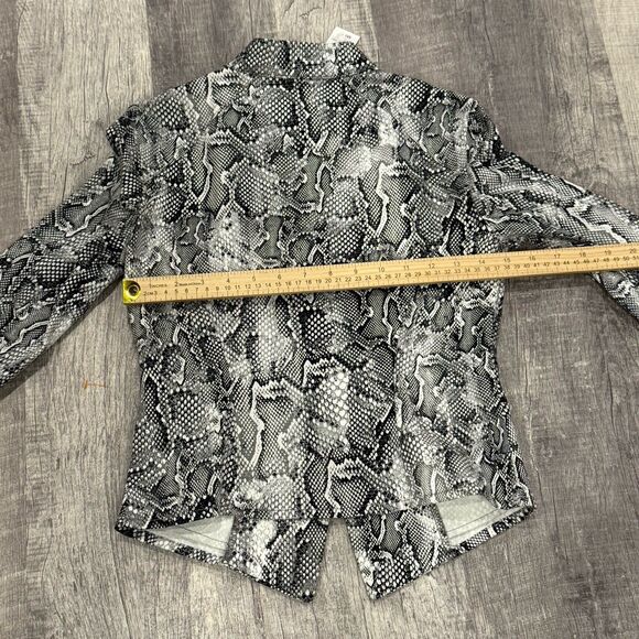 New With Tags! White House Black Market Snakeskin Print Moto Zip Up Jacket WHBM - Picture 5 of 5
